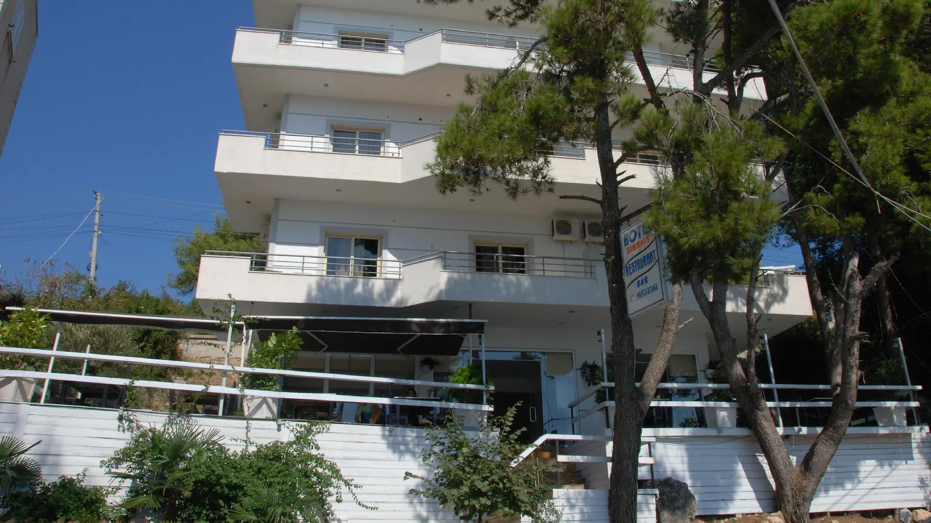 Hotel Sunrays Sarande 3*,  Albania